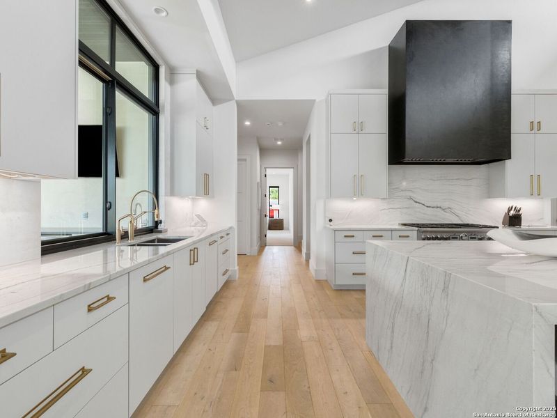 Furnished interior view inside a new home in , Boerne (Image 40).