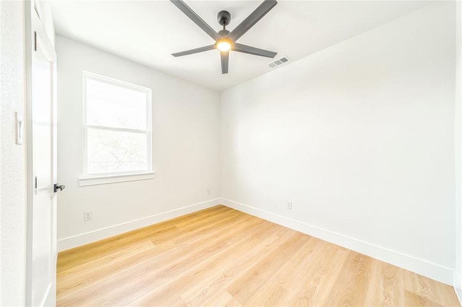 Spacious, unfurnished interior of a new home in , Dallas (Image 25).