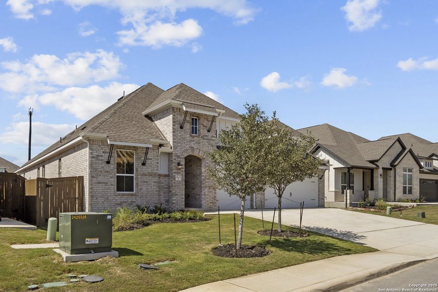 Image 37 of a home in Stillwater Ranch 60'.