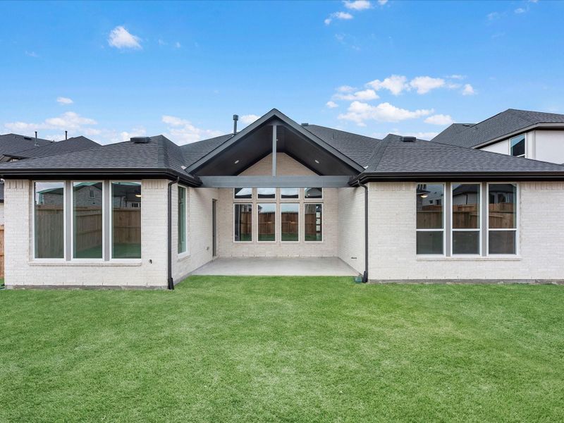 Exterior details and patio area of a home in Pecan Ridge, Fulshear (Image 3).