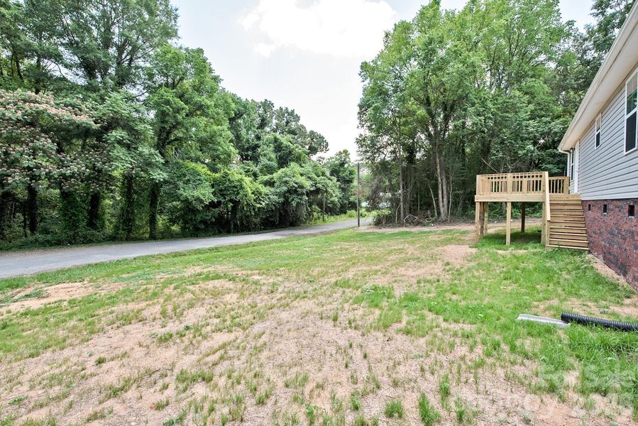 Exterior details and patio area of a home in , Kannapolis (Image 20).