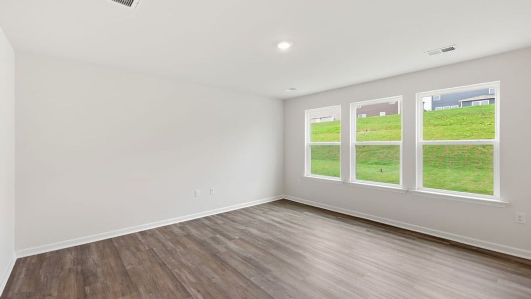 Spacious, unfurnished interior of a new home in Baxter Village, Boiling Springs (Image 19).