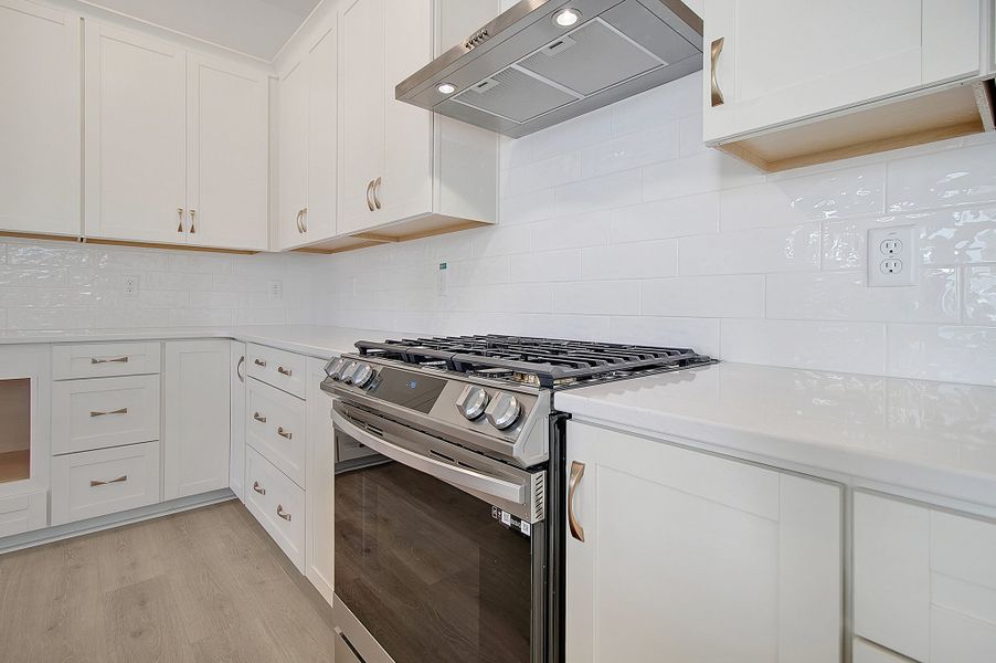 Image 4 of a home in Charleston Landing.