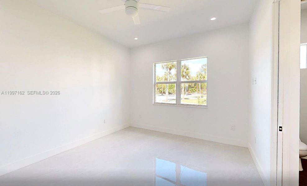 Spacious, unfurnished interior of a new home in , Naples (Image 39).