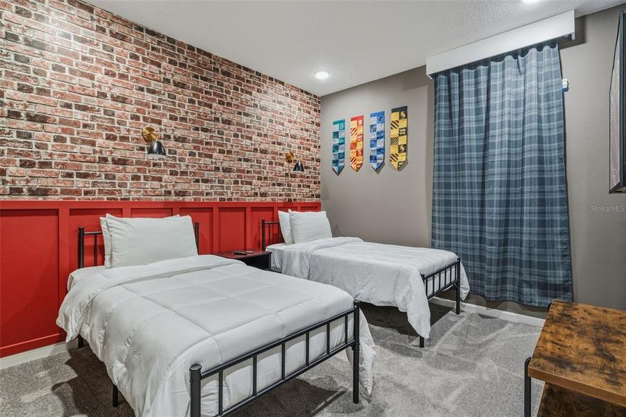 Furnished interior view inside a new home in , Orlando (Image 9).