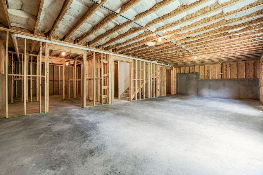 Spacious, unfurnished interior of a new home in Falls Creek, Flowery Branch (Image 27).