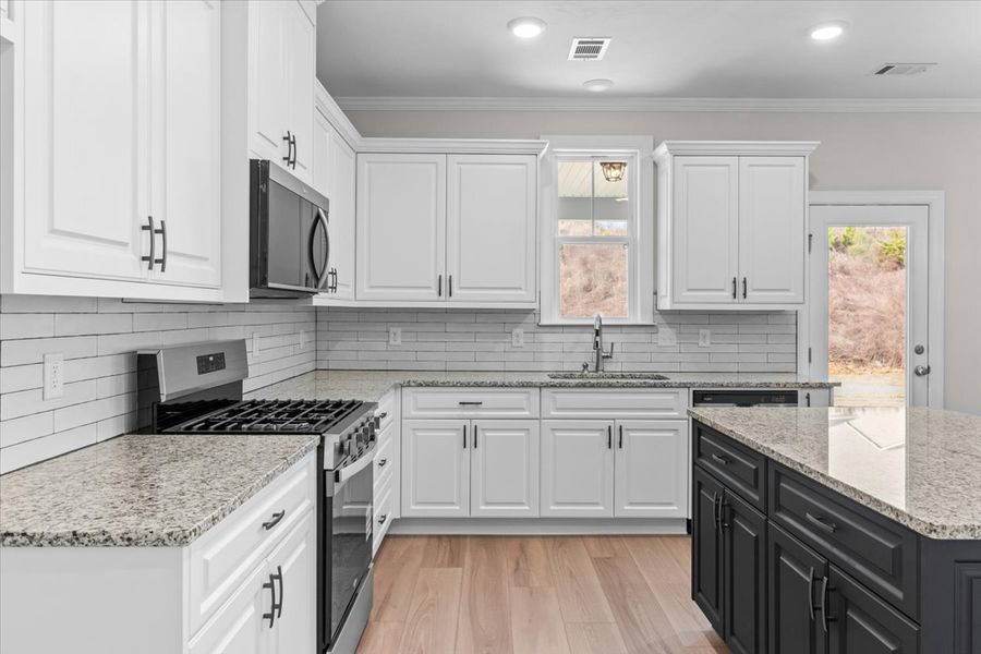 Furnished interior view inside a new home in Crawford Creek, Grovetown (Image 9). Furnished interior view inside a new home in Crawford Creek, Grovetown (Image 9).