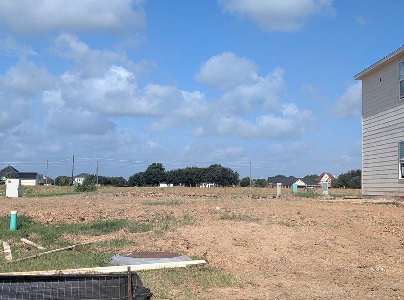 Site preparation for new homesites in Katy Reserve, Katy (Image 4).