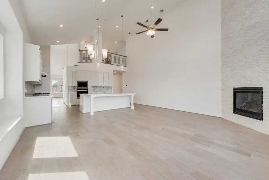 Spacious, unfurnished interior of a new home in Prairie Ridge, Midlothian (Image 29).