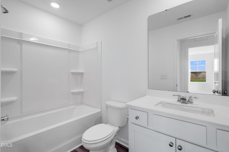 SUN_CaitlinCrossing_Pic_Cameron-25