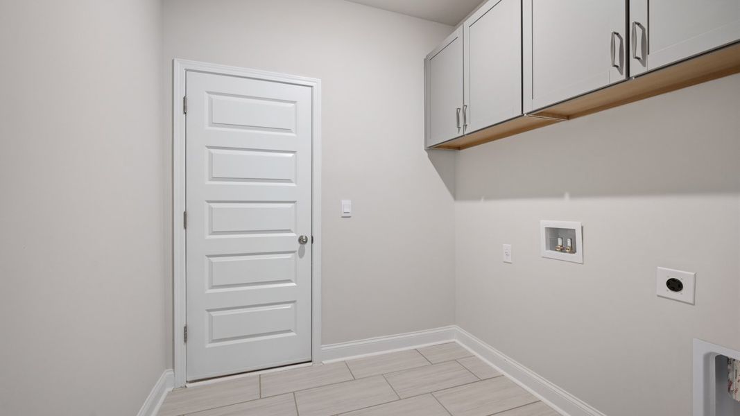 Spacious, unfurnished interior of a new home in Heritage Pointe, Senoia (Image 23).