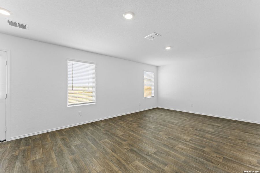 Spacious, unfurnished interior of a new home in Preserve at Medina, Von Ormy (Image 23).