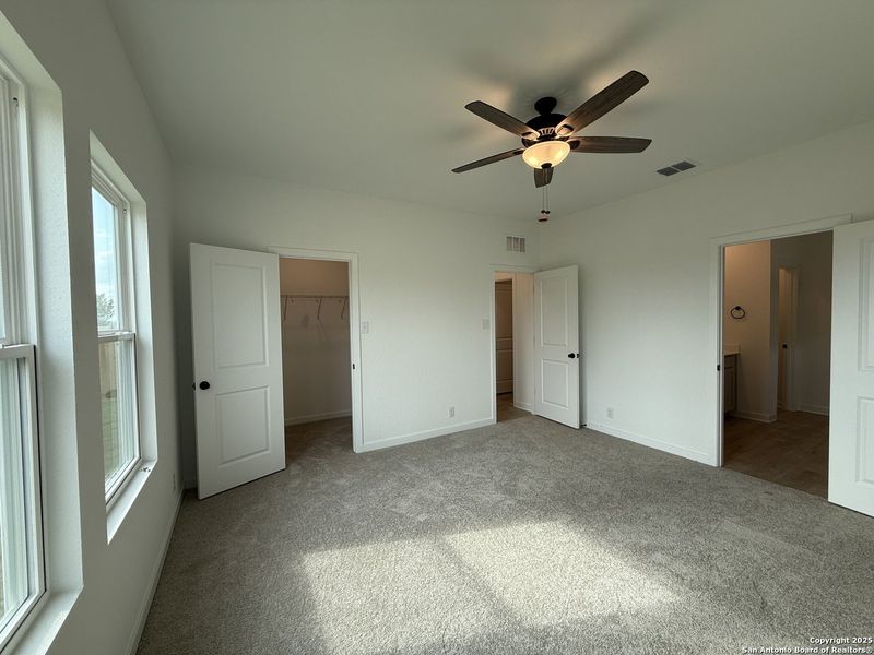 Spacious, unfurnished interior of a new home in Enclave at Hennersby Hollow 50's, San Antonio (Image 25).