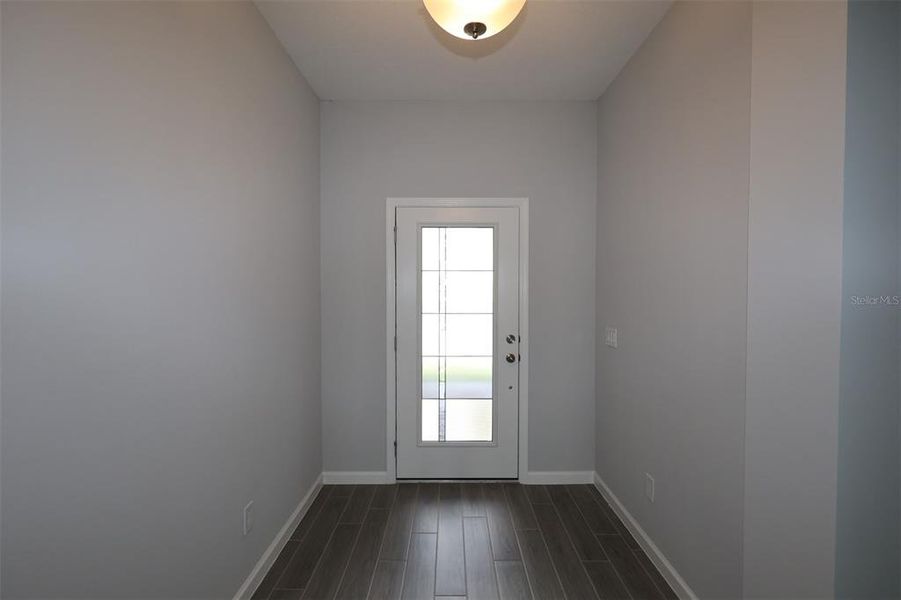 Spacious, unfurnished interior of a new home in Bay Lake Farms, St. Cloud (Image 18).