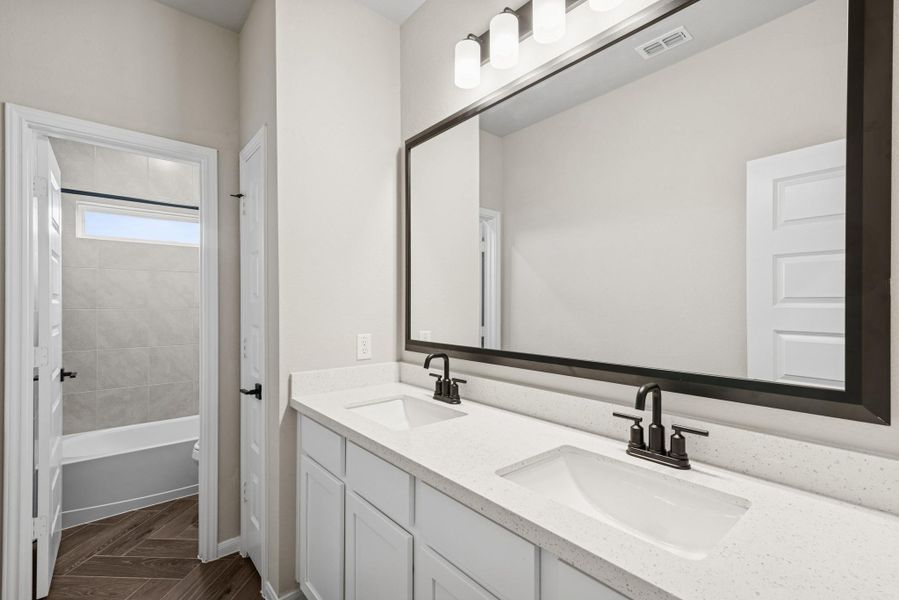 Hall bath (*Photo not of actual home and used for illustration purposes only.) Hall bath (*Photo not of actual home and used for illustration purposes only.)