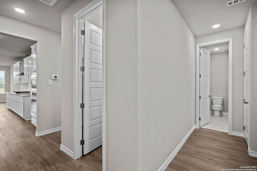 Image 40 of a home in Potranco Oaks.