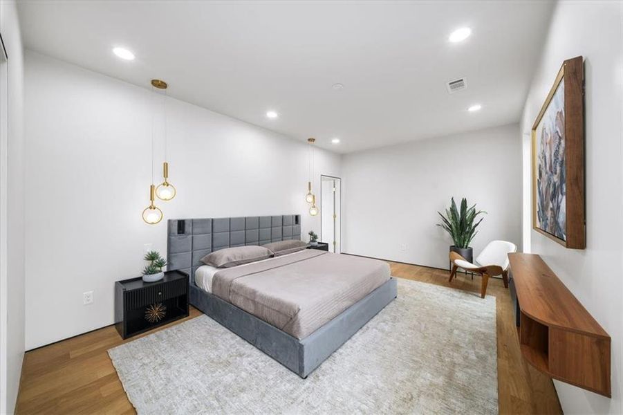 Furnished interior view inside a new home in , Atlanta (Image 13).