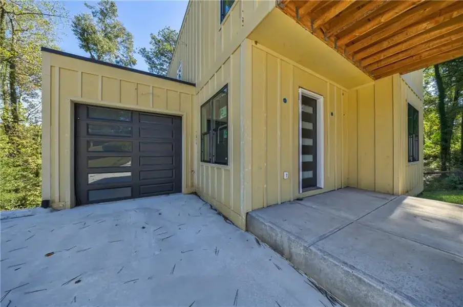 Exterior details and patio area of a home in , Hapeville (Image 14).