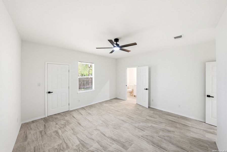 Spacious, unfurnished interior of a new home in , Seguin (Image 35). Spacious, unfurnished interior of a new home in , Seguin (Image 35).