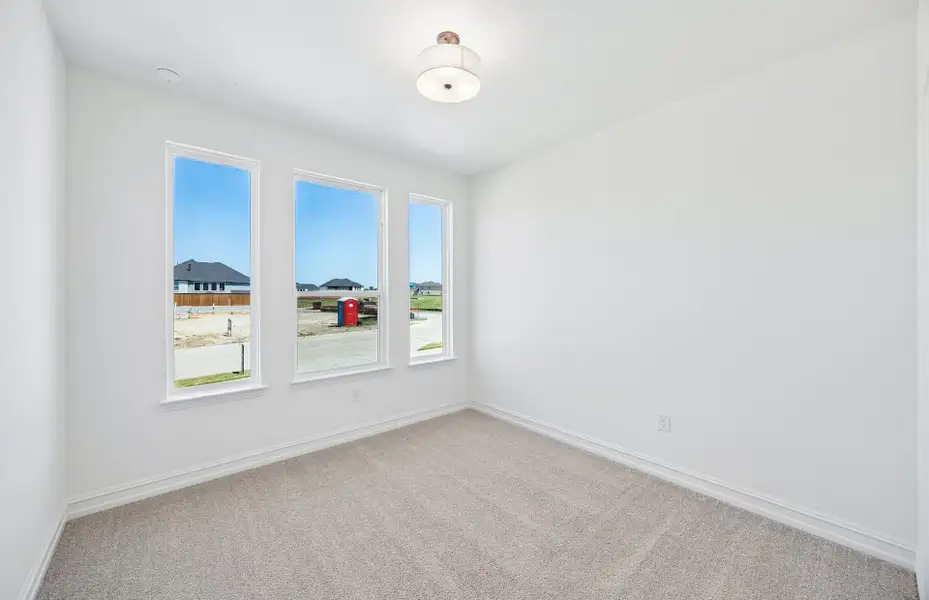 Spacious, unfurnished interior of a new home in Highland Lakes, McKinney (Image 20).