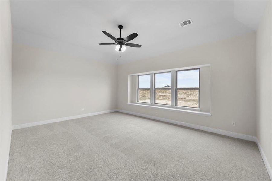 Spacious, unfurnished interior of a new home in , Waxahachie (Image 24).