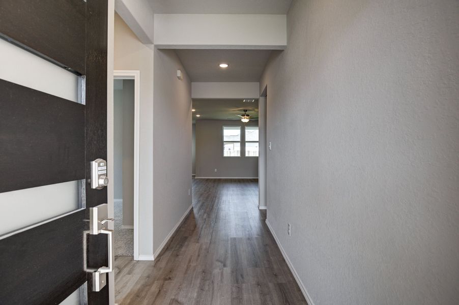 Representative unfurnished interior of a home built from the The Asheville I by Davidson Homes LLC in Bricewood, San Antonio (Image 12).