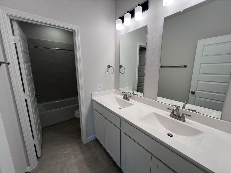 Furnished interior view inside a new home in Kendall Lakes, Alvin (Image 6). Furnished interior view inside a new home in Kendall Lakes, Alvin (Image 6).