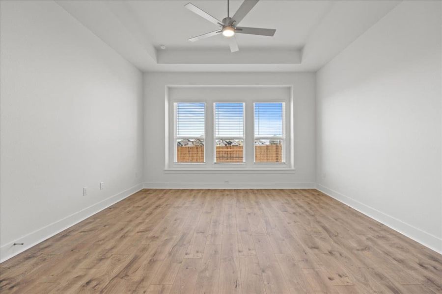 Spacious, unfurnished interior of a new home in Sunfield, Buda (Image 25).