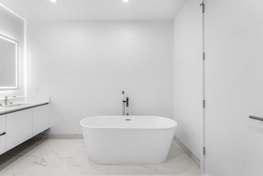 017-220LakeShoreDrive-1415-LakePark-FL-3