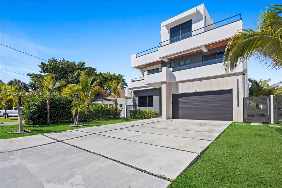 Front exterior of a new home in , Fort Lauderdale, FL, highlighting curb appeal (Image 33).
