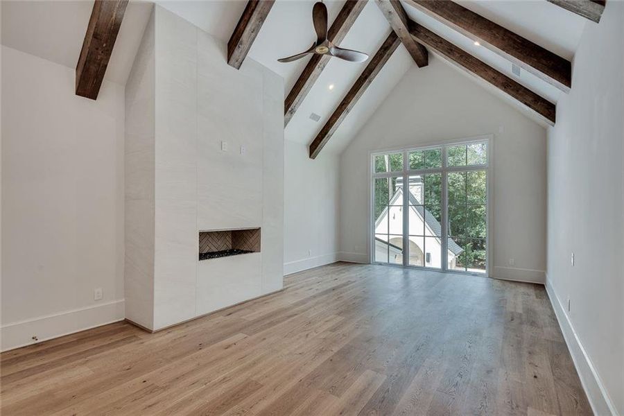 Spacious, unfurnished interior of a new home in , Alpharetta (Image 79).