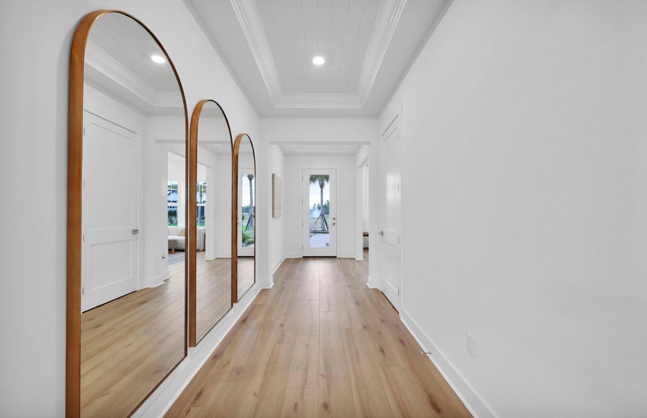 Mahogany | Foyer