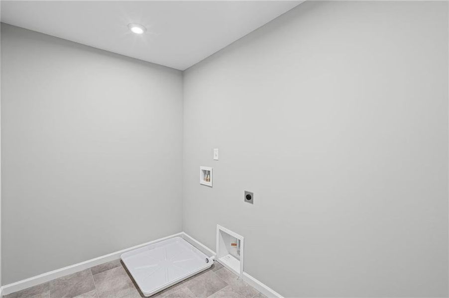 Spacious, unfurnished interior of a new home in Twin Lakes, Hoschton (Image 37).