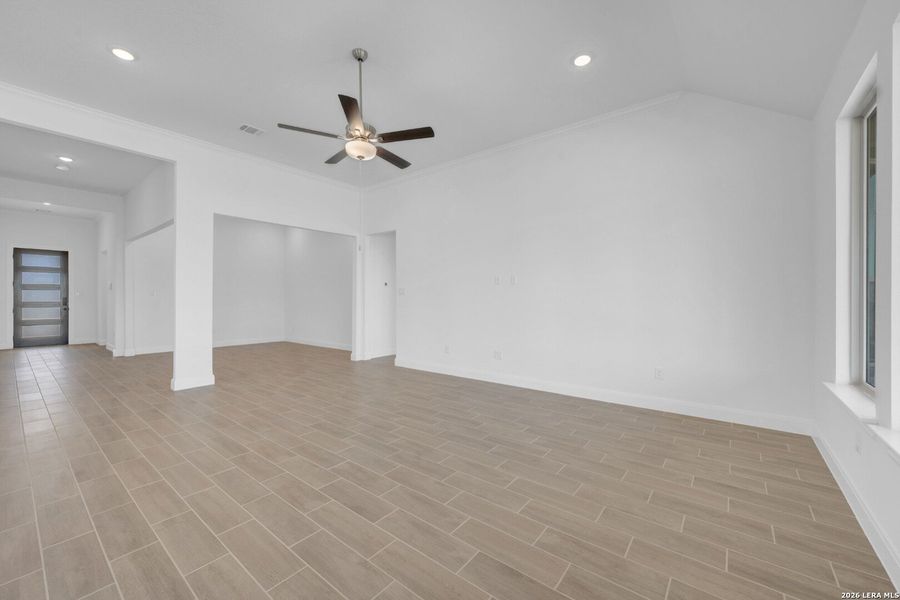 Spacious, unfurnished interior of a new home in Preserve at Annabelle Ranch, San Antonio (Image 18).