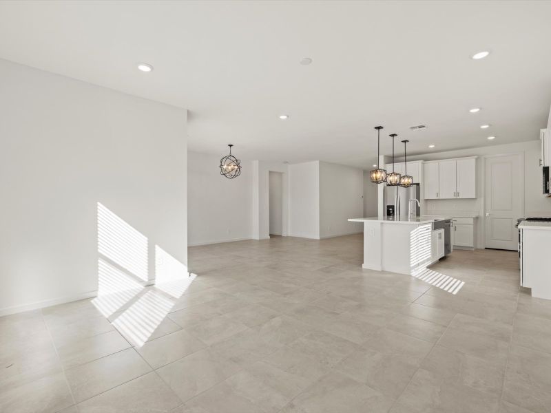 Spacious, unfurnished interior of a new home in Mesquite Mountain Ranch at Frontera, Surprise (Image 8).
