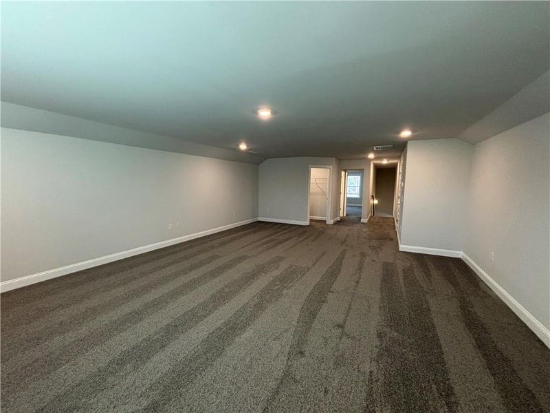 Spacious, unfurnished interior of a new home in Tuscany Hills, Douglasville (Image 21).