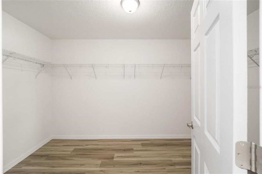 Spacious, unfurnished interior of a new home in , Summerfield (Image 14).