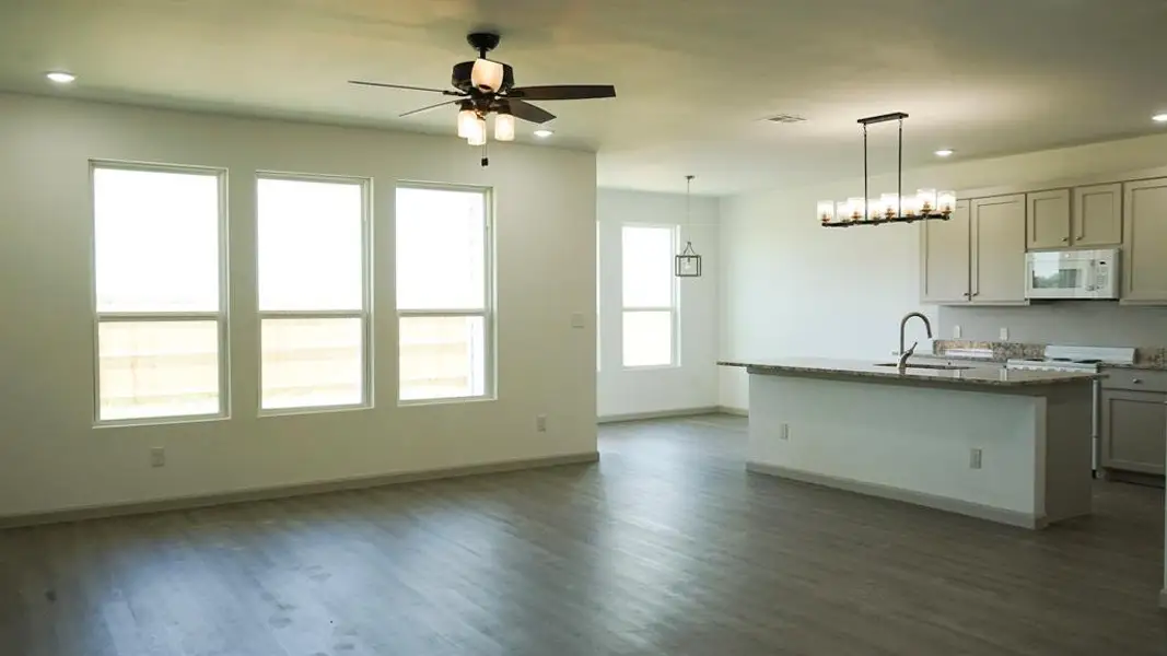 Spacious, unfurnished interior of a new home in The Seasons, Mabank (Image 9). Spacious, unfurnished interior of a new home in The Seasons, Mabank (Image 9).