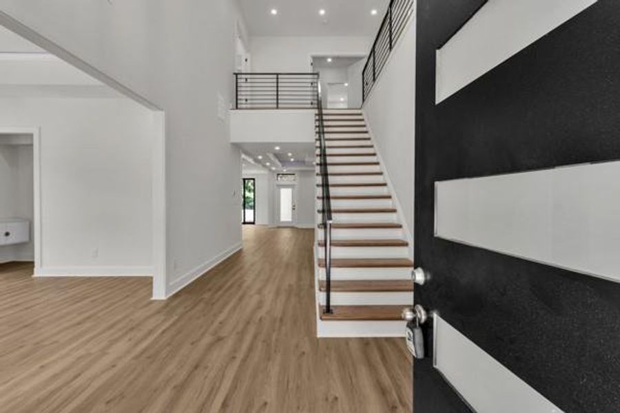 Spacious, unfurnished interior of a new home in , Atlanta (Image 74).