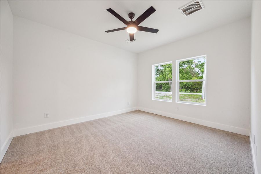 Spacious, unfurnished interior of a new home in , Santa Fe (Image 16).