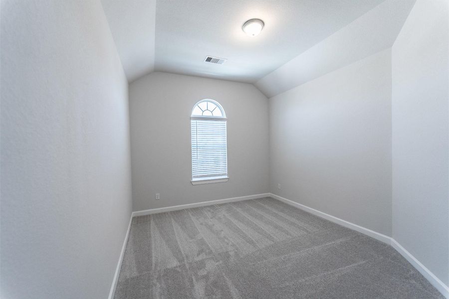 Spacious, unfurnished interior of a new home in Westwood, League City (Image 4).