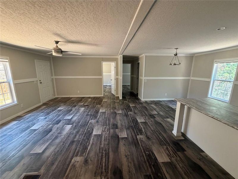 Spacious, unfurnished interior of a new home in , Alto (Image 14).