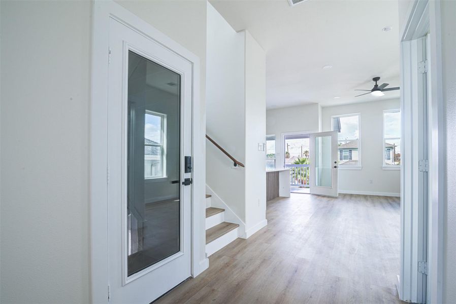 Spacious, unfurnished interior of a new home in , Galveston (Image 32).