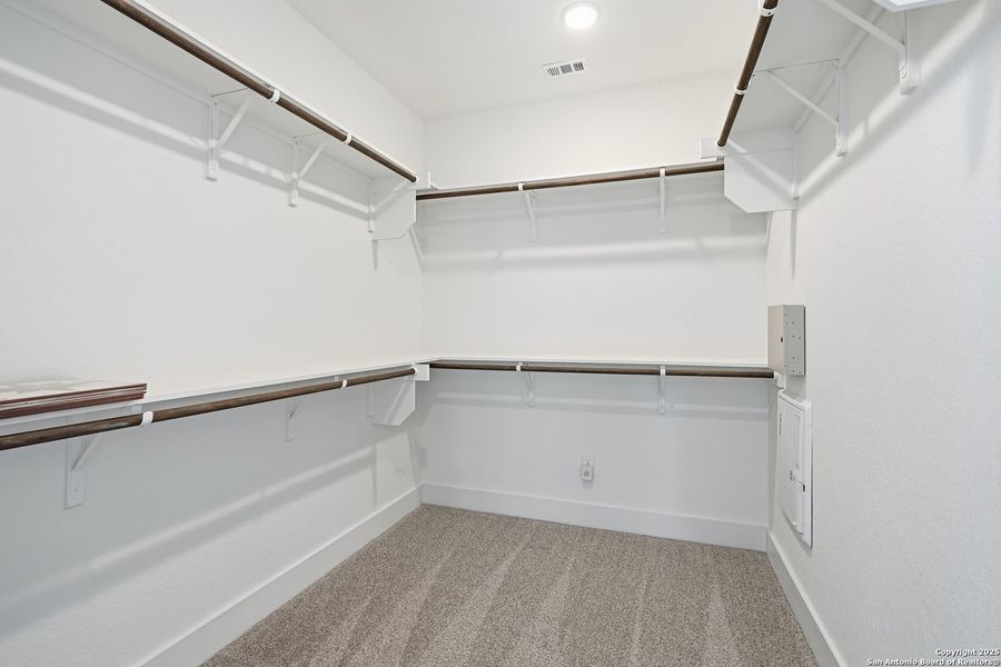 Spacious, unfurnished interior of a new home in Stillwater Ranch, San Antonio (Image 33). Spacious, unfurnished interior of a new home in Stillwater Ranch, San Antonio (Image 33).