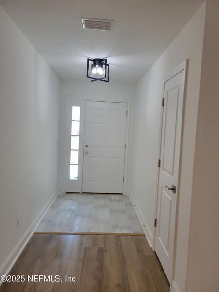 Spacious, unfurnished interior of a new home in , Callahan (Image 12).