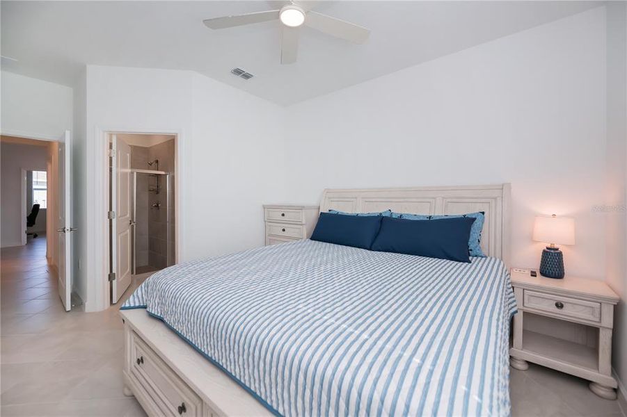 Furnished interior view inside a new home in , Englewood (Image 31).