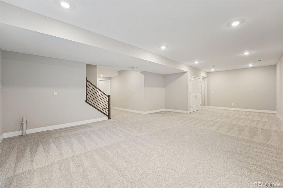BASEMENT RECREATION ROOM