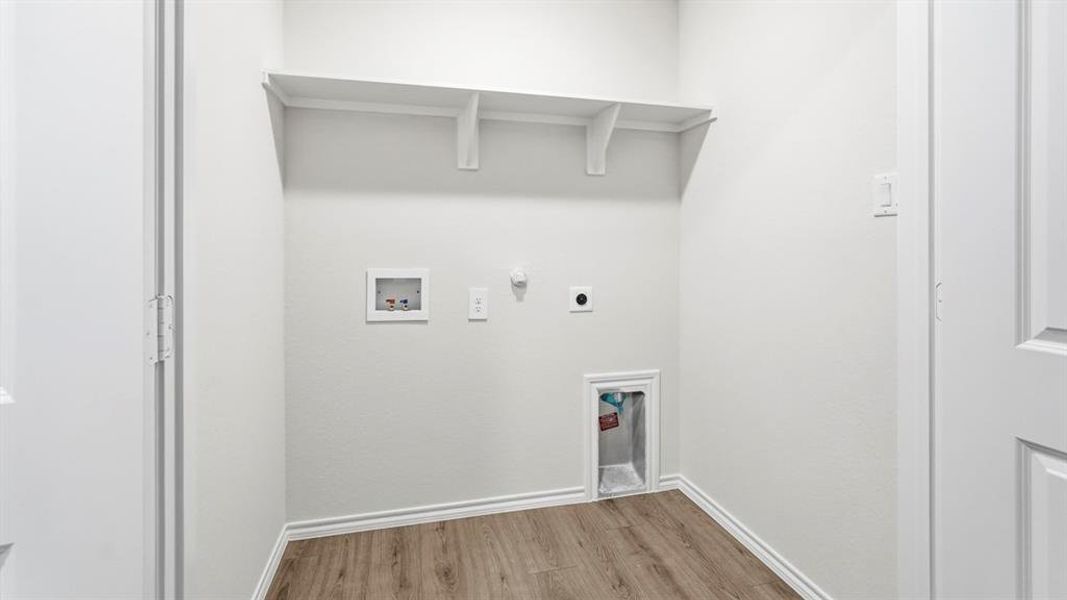 Spacious, unfurnished interior of a new home in Asher Oaks, Bonham (Image 22).