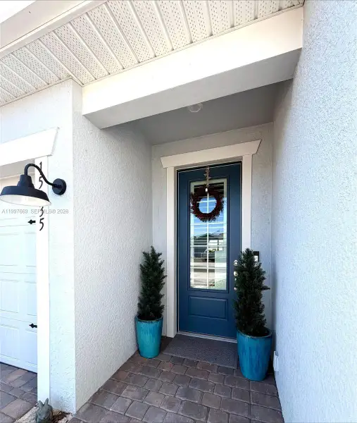Exterior details and patio area of a home in , Punta Gorda (Image 3).