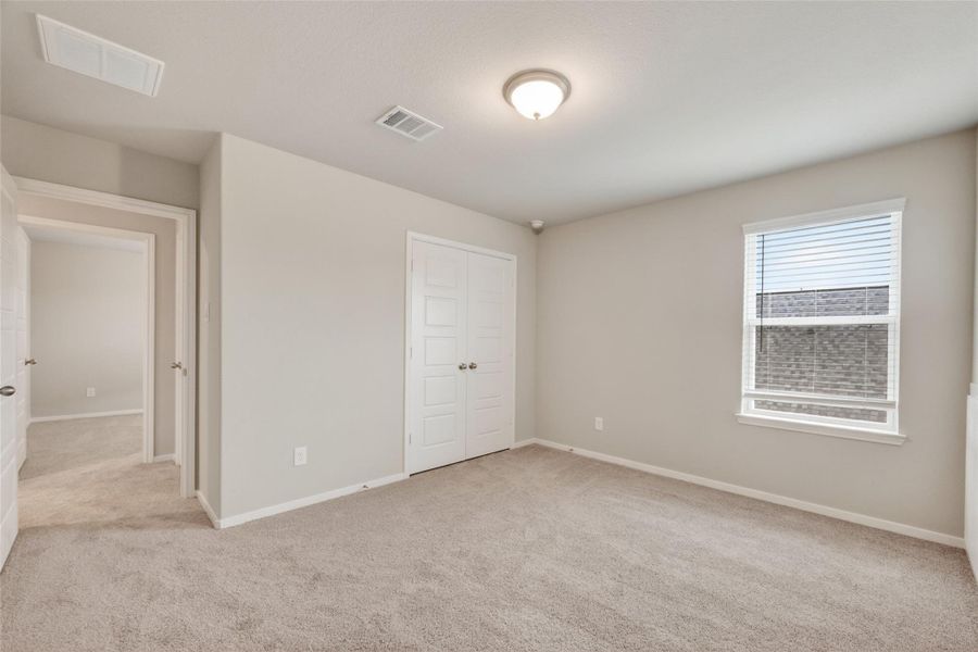 Spacious, unfurnished interior of a new home in Rollingbrook Estates, Baytown (Image 38).